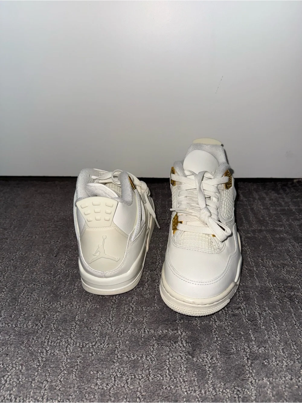 UNWORN Jordan Women's Cream/Gold Low-Top Sneakers